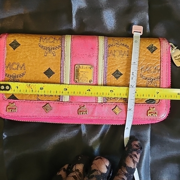 MCM 🎄Weekend Special🎄Pink and Tan Wallet with Monogram Design | VGUC 💕 - Picture 15 of 15